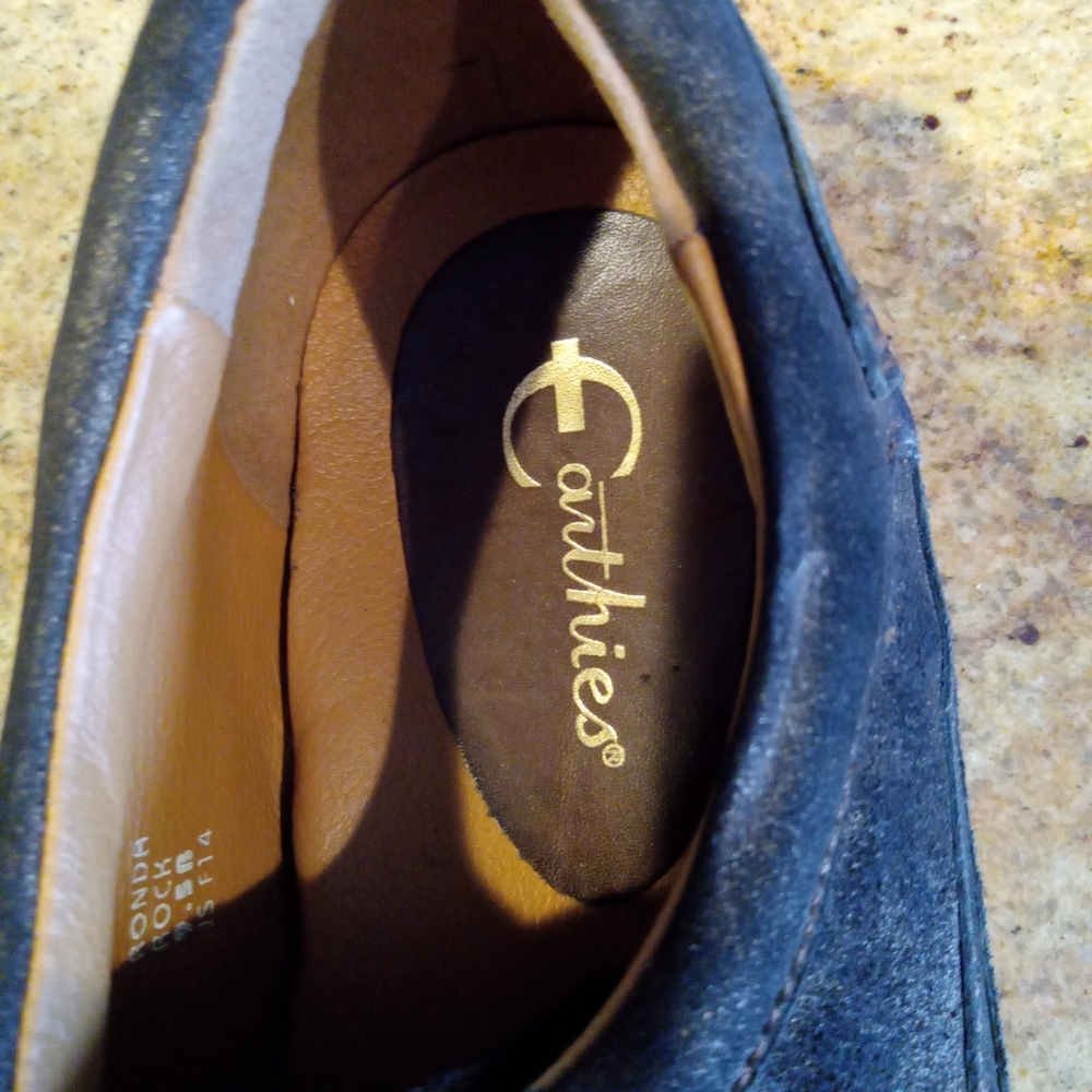 Shoes - Picture 4 of 4